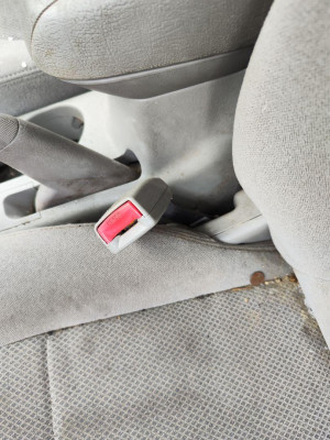 ENGANCHE CINTURON DELANTERO IZQUIERDO