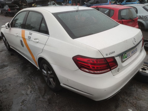  MERCEDES-BENZ CLASE E (BM 212) LIM. 