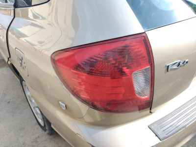 PILOTO TRASERO IZQUIERDO Kia Rio (BC)(2000->)