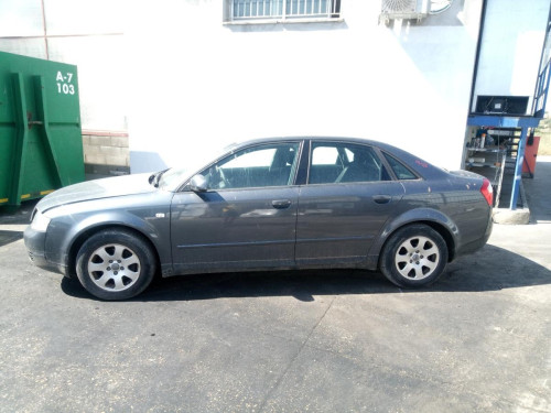  AUDI A4 BERLINA (8E) 