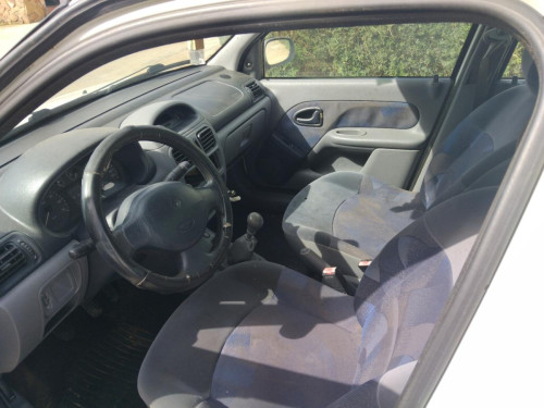 Renault Clio II Fase I (B/CB0)(1998->) — автомобиль-донор на запчасти 