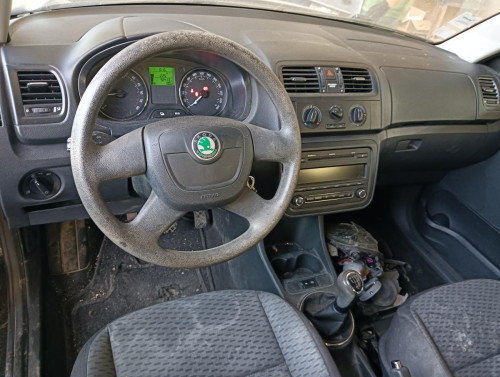 SKODA FABIA (5J2) — vehículo donante para recambios 