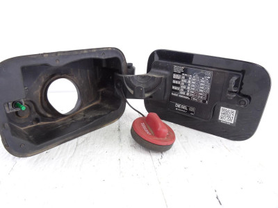 TAPA EXTERIOR COMBUSTIBLE, MERCEDES-BENZ, CLASE E (BM 212) LIM.