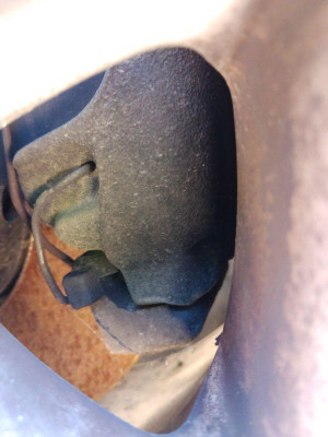 PINZA DE FRENO DELANTERA IZQUIERDA