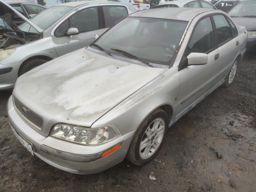  VOLVO S40 BERLINA 