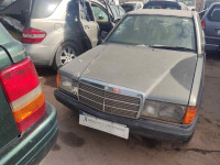 MERCEDES-BENZ 190 (BM 201)