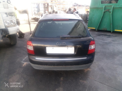 AUDI A4 AVANT (8E)