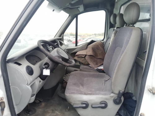 NISSAN INTERSTAR (X70) — vehículo donante para recambios 