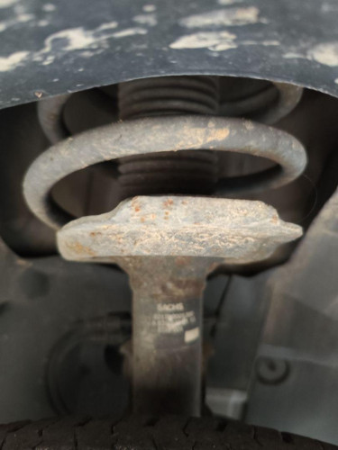 AMORTIGUADOR DELANTERO DERECHO de segunda mano