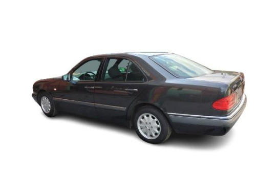  MERCEDES-BENZ CLASE E (BM 210) BERLINA 