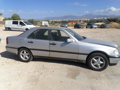 MERCEDES-BENZ CLASE C (BM 202) BERLINA