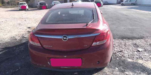 OPEL INSIGNIA BERLINA — vehículo donante para recambios 