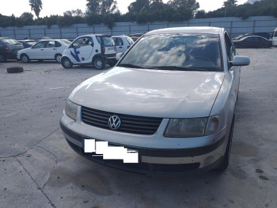 VOLKSWAGEN PASSAT BERLINA (3B2)