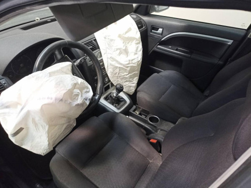FORD MONDEO BERLINA (GE) — vehículo donante para recambios 