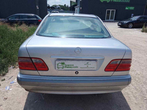 MERCEDES-BENZ CLASE E (BM 210) BERLINA — автомобиль-донор на запчасти 