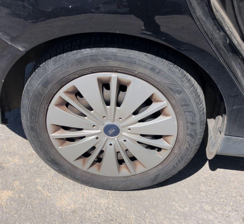FORD FOCUS BERLINA (CB8) — vehículo donante para recambios 