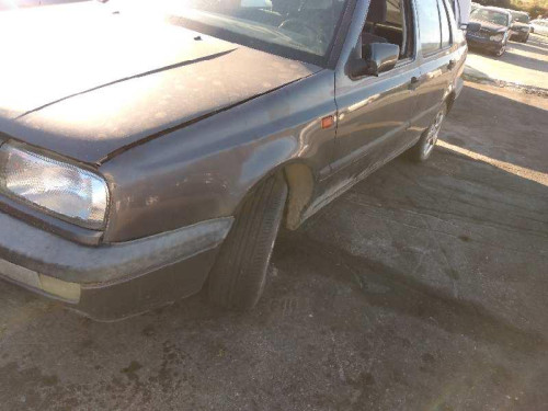  VOLKSWAGEN VENTO (1H2) 