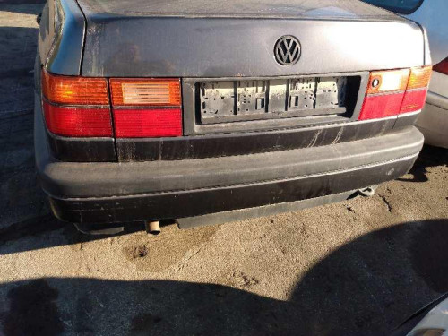  VOLKSWAGEN VENTO (1H2) 