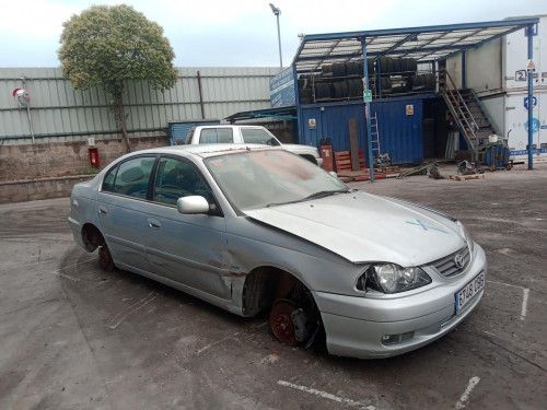  TOYOTA AVENSIS BERLINA (T22) 