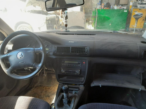  VOLKSWAGEN PASSAT BERLINA (3B2) 