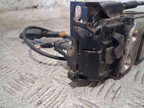 CERRADURA PUERTA DELANTERA IZQUIERDA 