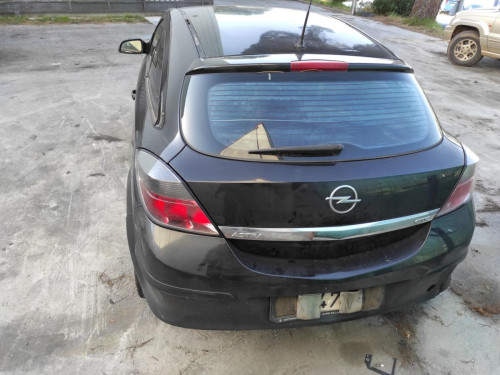 OPEL ASTRA H GTC — vehículo donante para recambios 