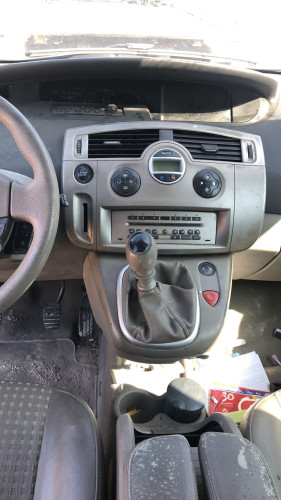 RENAULT SCENIC II (JM) — vehículo donante para recambios 
