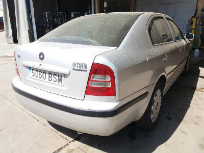 SKODA OCTAVIA BERLINA (1U2)