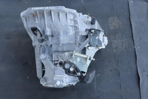  CAJA CAMBIOS FORD FOCUS BERLINA (CAK) 