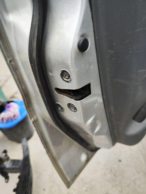 CERRADURA PUERTA DELANTERA IZQUIERDA