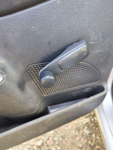 MANETA ELEVALUNAS TRASERA IZQUIERDA used