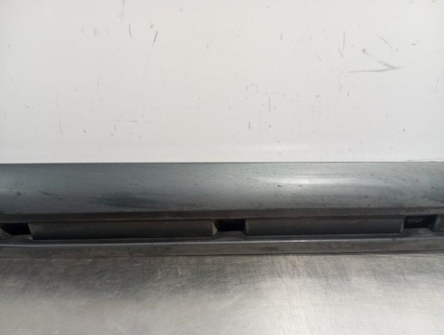 FALDON LATERAL Volkswagen PASSAT BERLINA (362) 