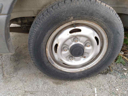 LLANTA Ford TRANSIT COMBI (FY) 