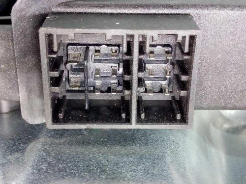 ELEVALUNAS DELANTERO DERECHO Volkswagen POLO IV (9N1) 
