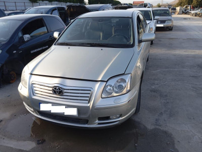 TOYOTA AVENSIS BERLINA (T25)