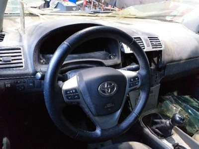 TOYOTA AVENSIS (T27)