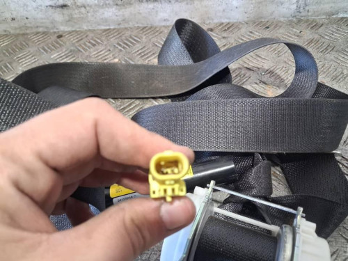 CINTURON SEGURIDAD DELANTERO IZQUIERDO 