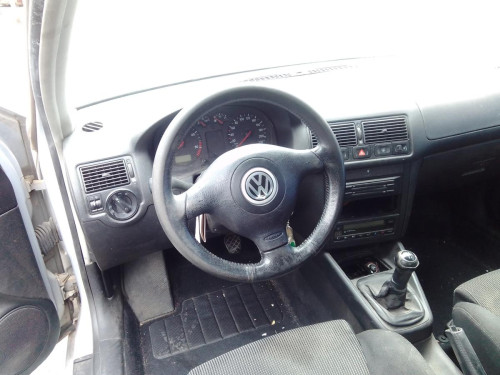 VOLKSWAGEN GOLF IV BERLINA (1J1)(10.1997) — vehículo donante para recambios 