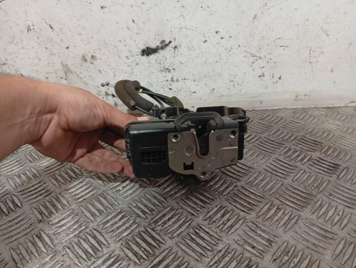 CERRADURA PUERTA DELANTERA IZQUIERDA 