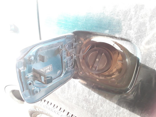 TAPA EXTERIOR COMBUSTIBLE TOYOTA RAV4 (A3) 