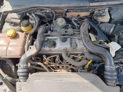FORD FOCUS BERLINA (CAK)