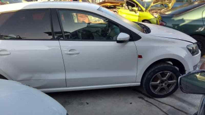 VOLKSWAGEN POLO V (6R1)