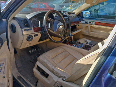 VOLKSWAGEN TOUAREG (7LA)