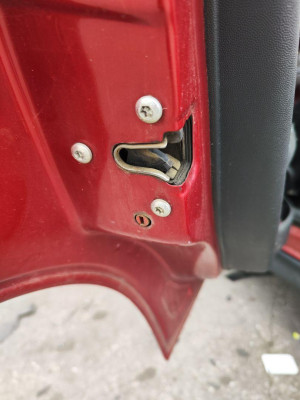 CERRADURA PUERTA TRASERA IZQUIERDA