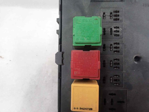 CAJA RELES / FUSIBLES Opel VECTRA C BERLINA 