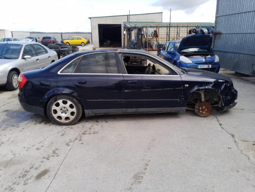 AUDI A4 BERLINA (8E) 