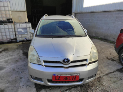TOYOTA COROLLA VERSO (R1)