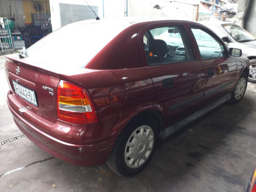 OPEL ASTRA G BERLINA — vehículo donante para recambios 