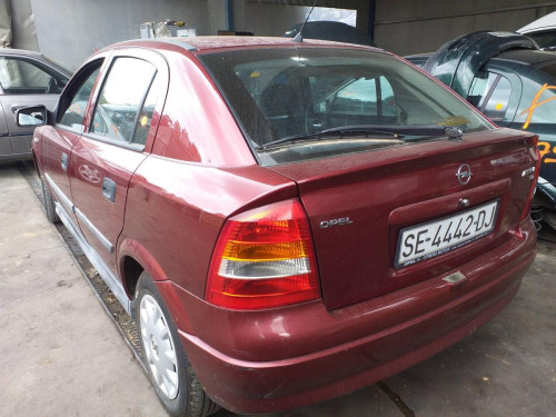 OPEL ASTRA G BERLINA — vehículo donante para recambios 