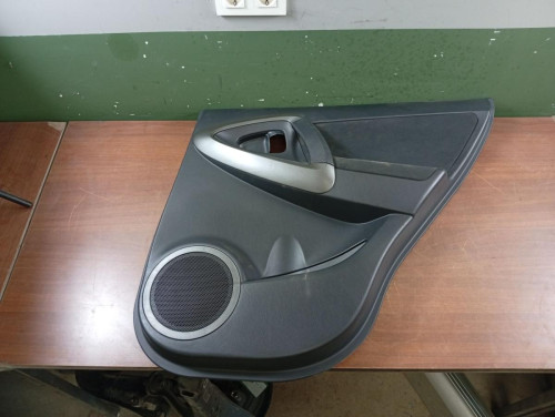 GUARNECIDO PUERTA TRASERA DERECHA Toyota RAV4 (A3) 